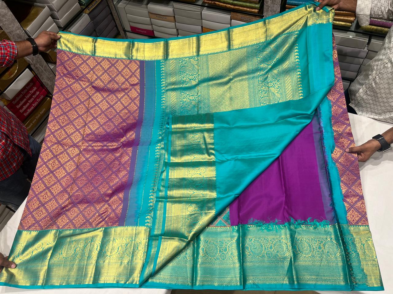 Magenta Kanchipuram Silk Saree with Turquoise Blue Zari Border & Rich Pallu - Image 5