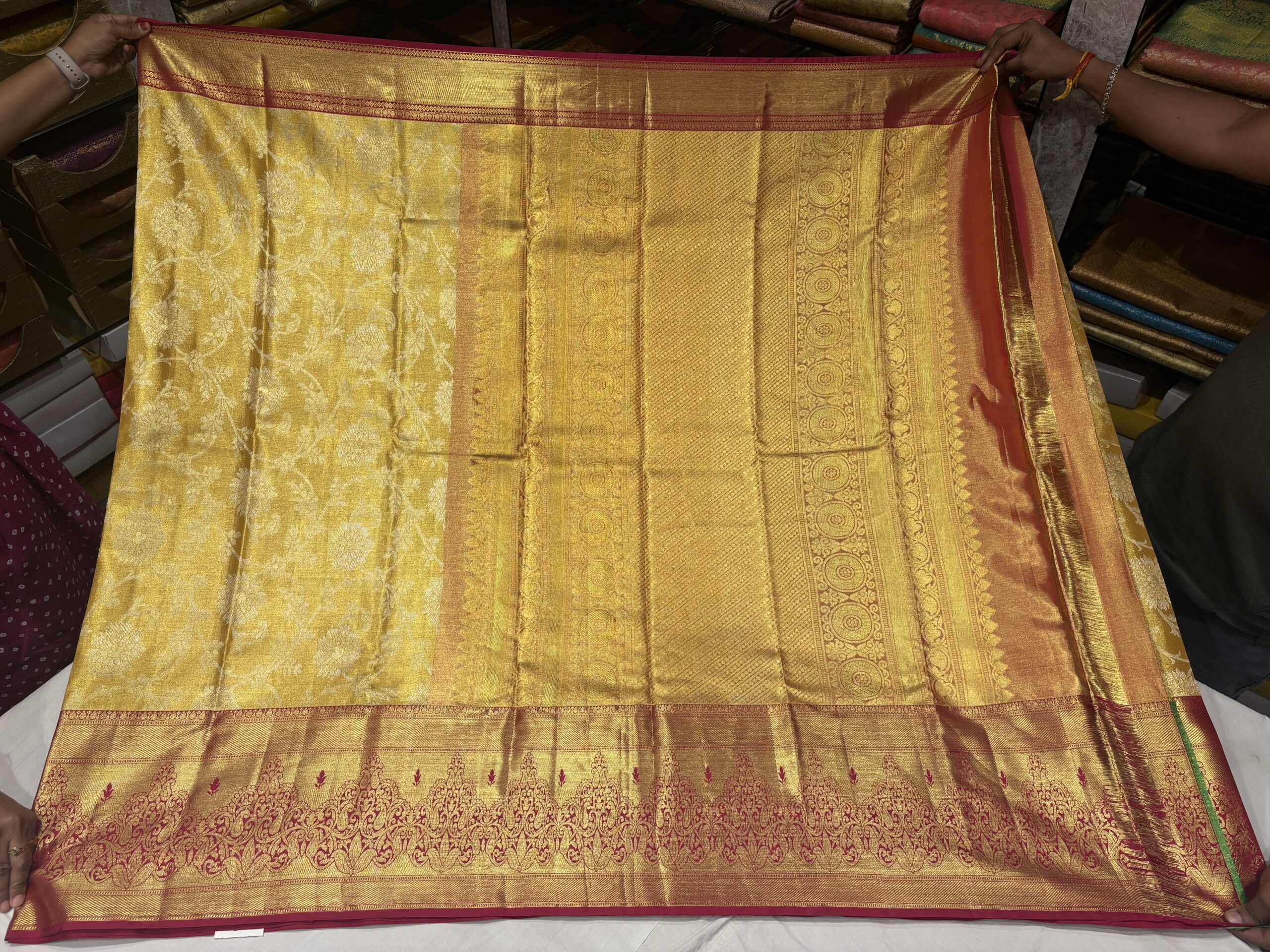 Traditional Pure Kanchipuram Silk Saree in Golden Yellow with Rich Border & Intricate Zari Work - Image 4