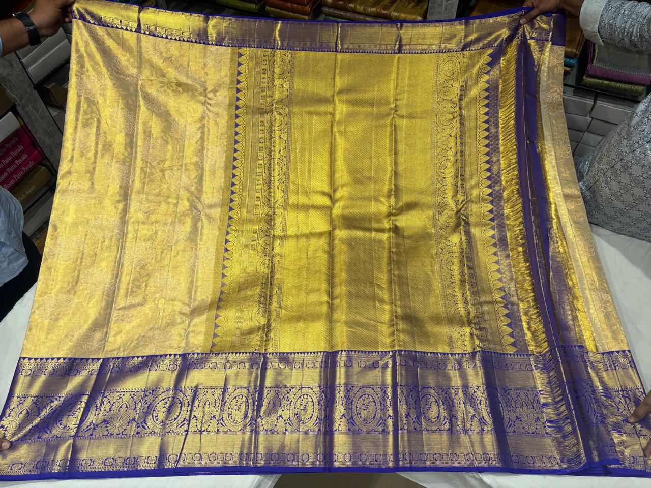 Majestic Cream & Blue Kanjivaram Silk Saree with Rich Golden Zari Weaving - Image 4