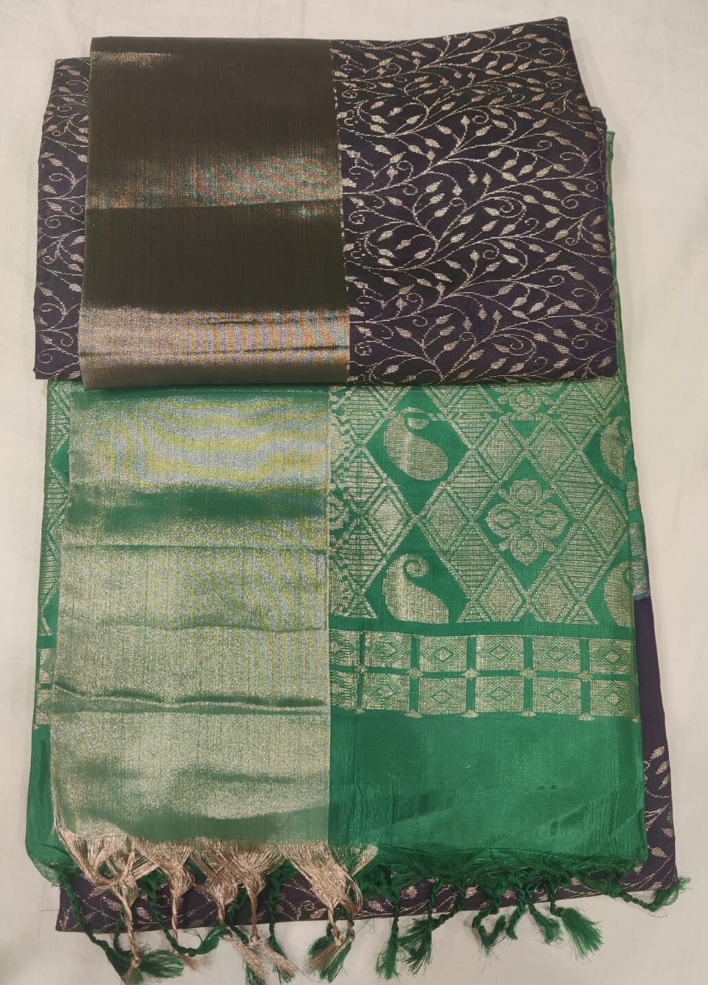 Dual Tone Purple and Sea Green Kanchipuram Silk Saree with Silver Zari Weaving & Contrast Border - Image 2
