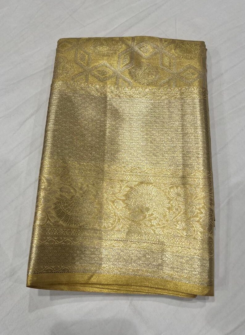 Majestic Golden Kanchipuram Silk Saree with Intricate Zari Weaving and Elegant Floral Motifs - Image 2