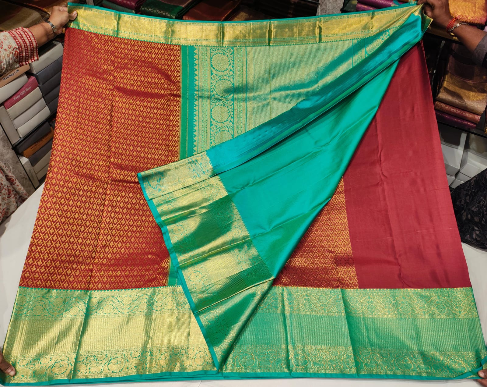 Maroon Kanchee Silk Saree with Emerald Green Zari Border and Rich Temple Weave. - Image 5