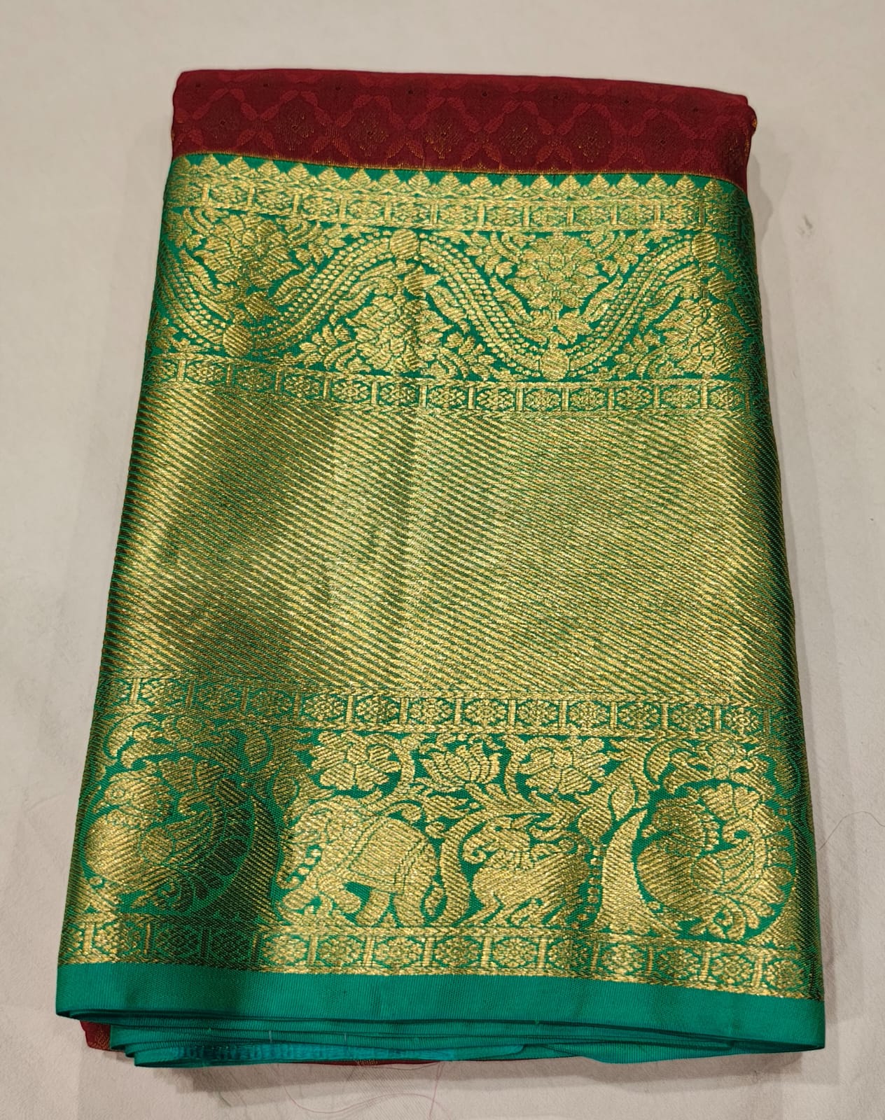 Maroon Kanchee Silk Saree with Emerald Green Zari Border and Rich Temple Weave. - Image 3